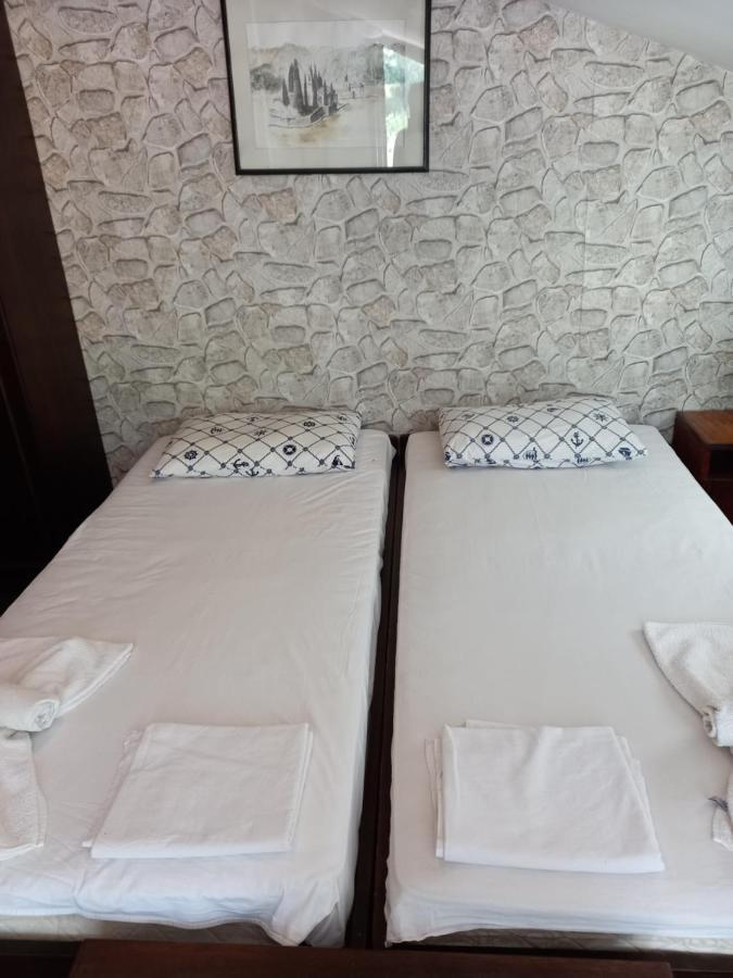 Hotel Sea View Risan Zewnętrze zdjęcie