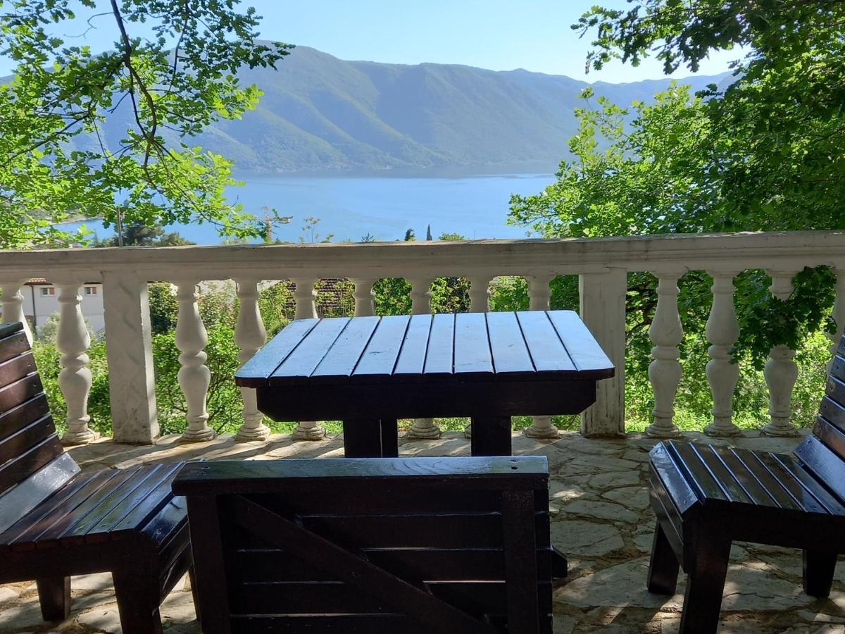Hotel Sea View Risan Zewnętrze zdjęcie